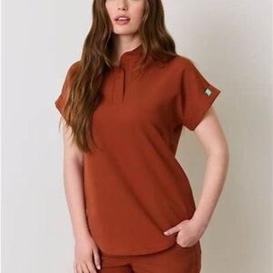 Garde Malade Scrubs in SEQUOIA